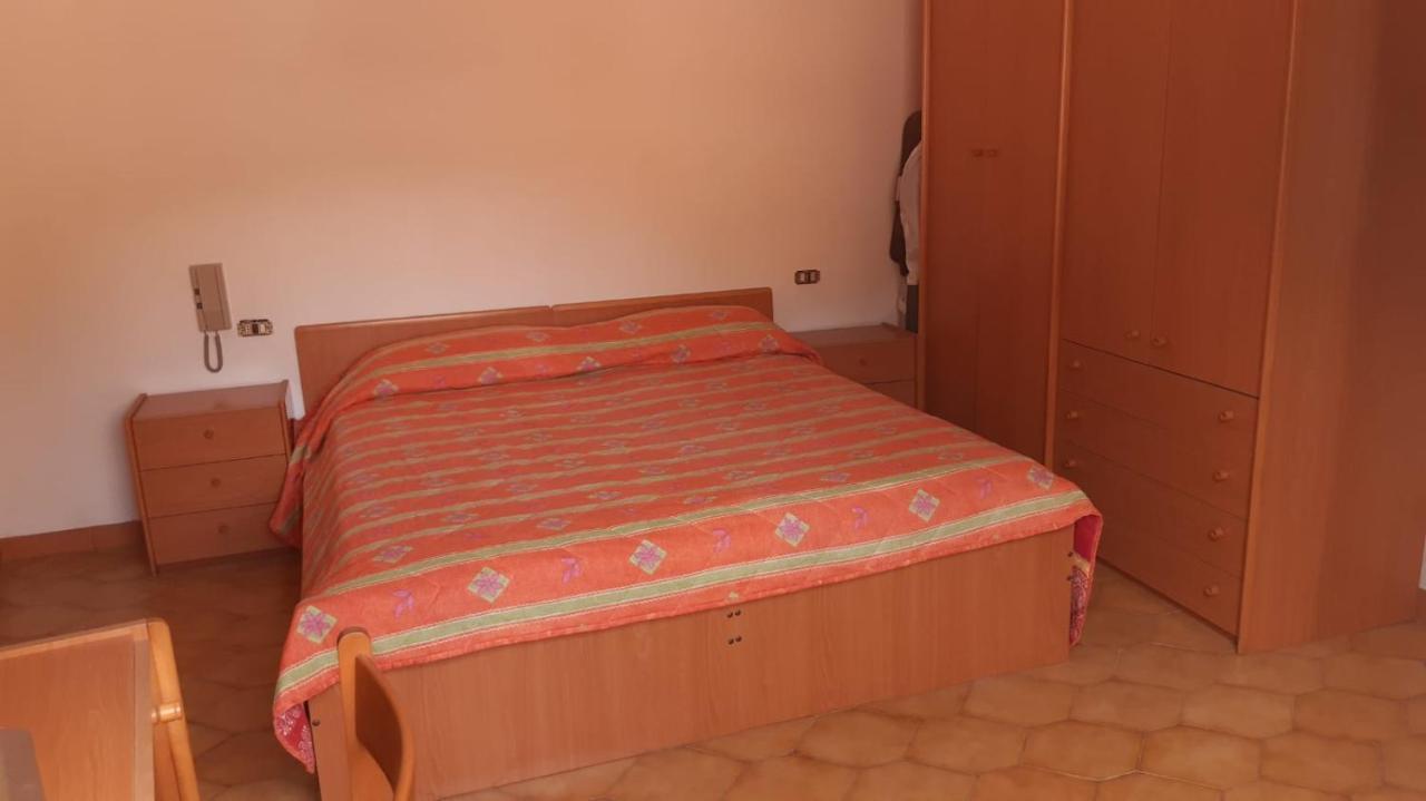 Villa Lontano Dal Caos A Due Passi Dal Mare à Condro Extérieur photo