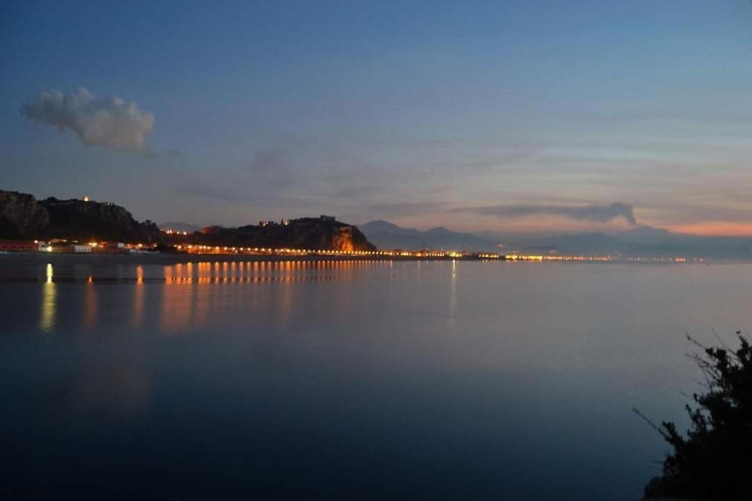 Villa Lontano Dal Caos A Due Passi Dal Mare à Condro Extérieur photo
