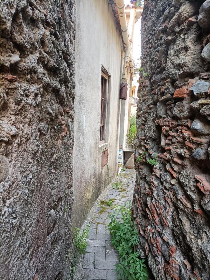 Villa Lontano Dal Caos A Due Passi Dal Mare à Condro Extérieur photo